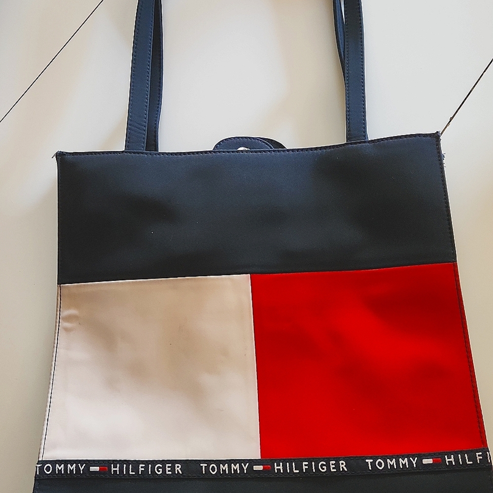 NO DAMAGE Brand new never used Tommy Hilfiger large shoulder/arm purse